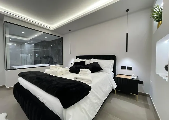 Coco Noir Luxury