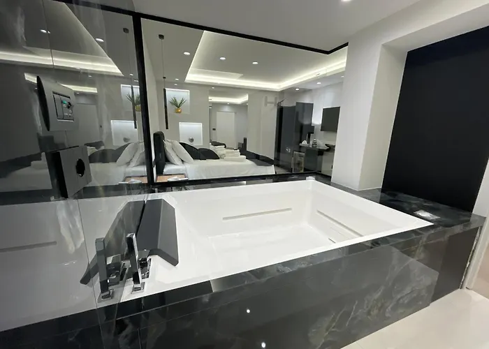 Δωμάτια σε οικογενειακή κατοικία Coco Noir Luxury Trecastagni
