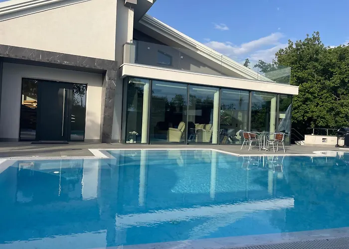 Coco Noir Luxury Trecastagni