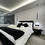 Coco Noir Luxury