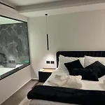 Coco Noir Luxury