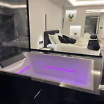 Coco Noir Luxury *