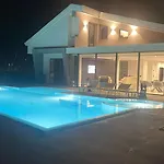Coco Noir Luxury *
