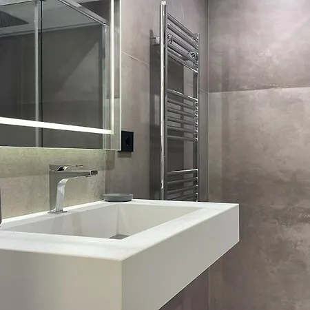 Проживание в семье Coco Noir Luxury Трекастаньи