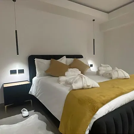 Проживание в семье Coco Noir Luxury