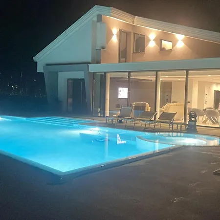 Coco Noir Luxury *