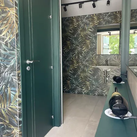 Coco Noir Luxury Трекастаньи