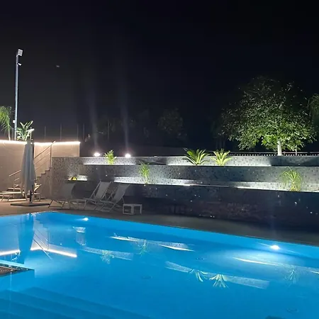 Coco Noir Luxury * Трекастаньи