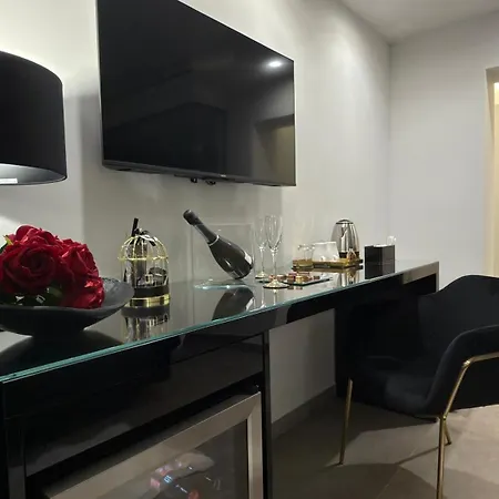 Проживание в семье Coco Noir Luxury *